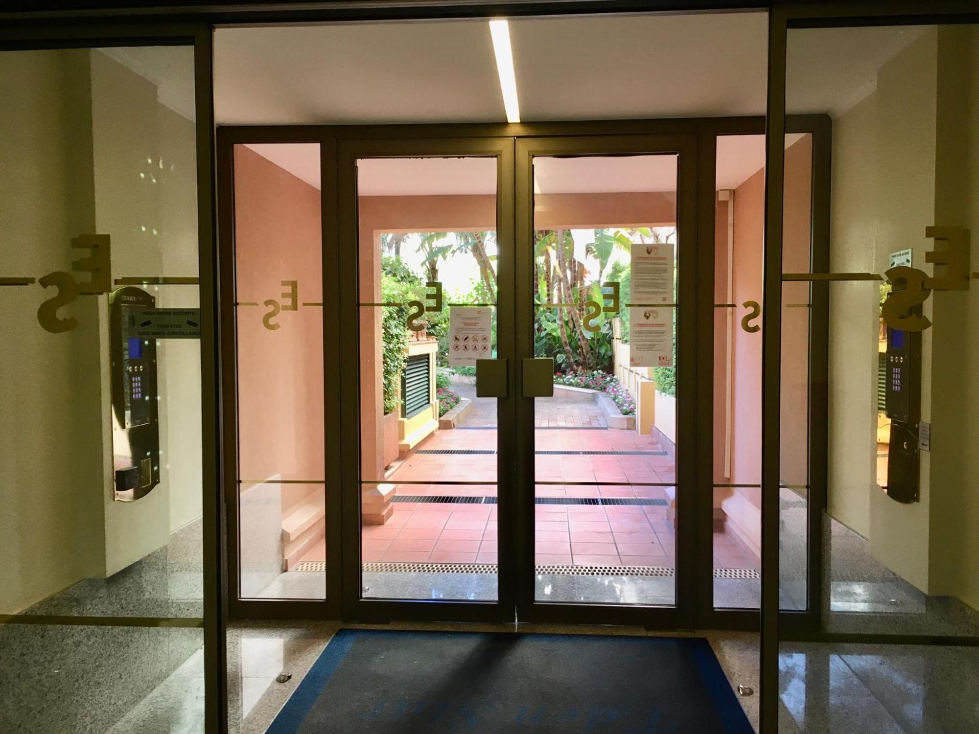 Monaco, Elegant & Quiet Renovated Apartment, In Fontvieille District, With Terrace & Pool, 15Min Walk To F1 Grand Prix 外观 照片